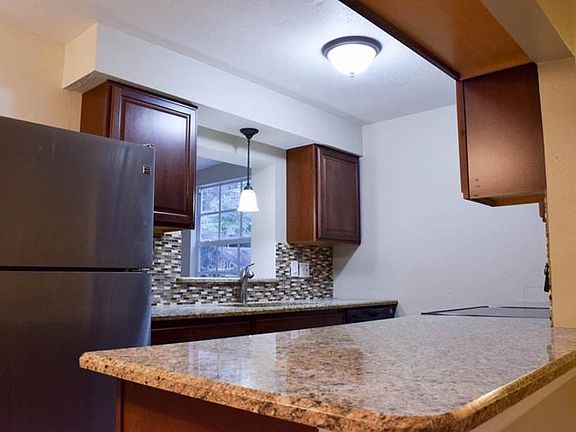 4th image of 244 Avalone Dr