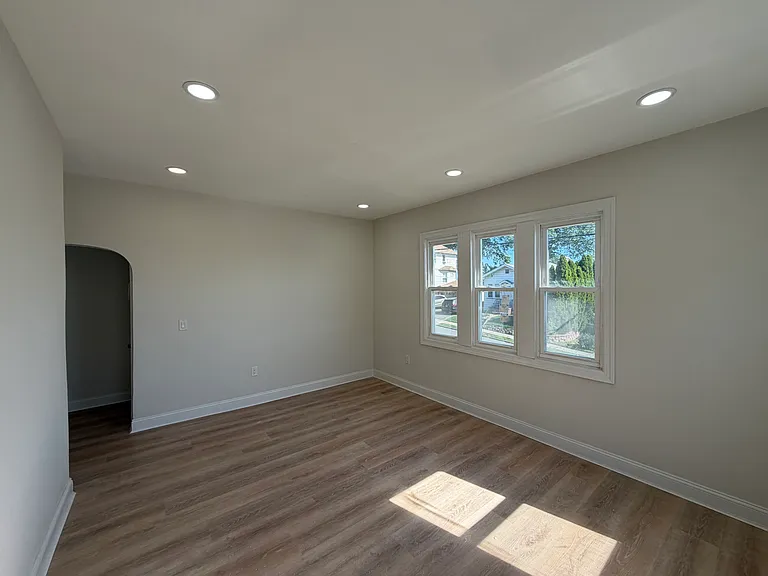 17 Conover Ave #1L — Photo 2