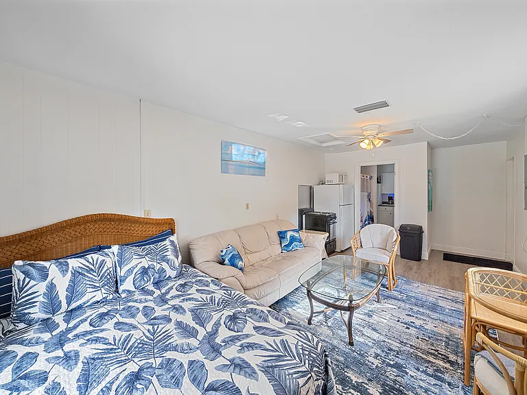 708 Shore Rd #B — Photo 12