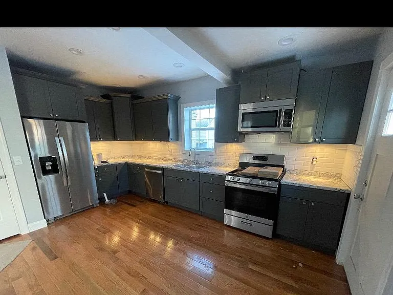 607 Electric St — Photo 1
