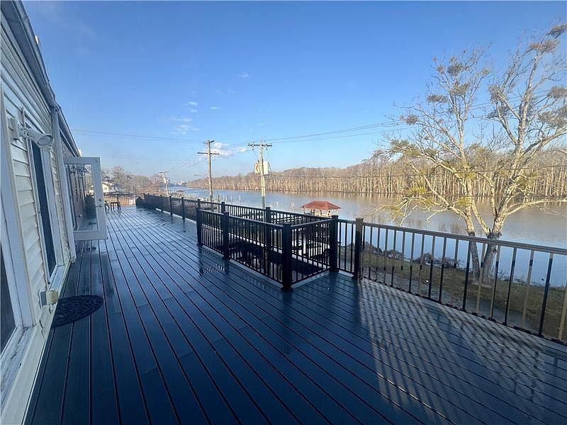 Shared Balcony overlooking Roanoke River
