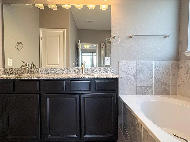 5030 Rue Dela Croix Dr — Photo 17
