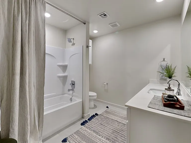 8819 NW 109th Ln — Photo 14