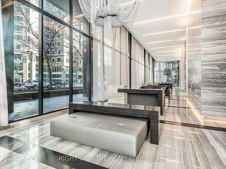 110 Charles St E #1702 — Photo 4