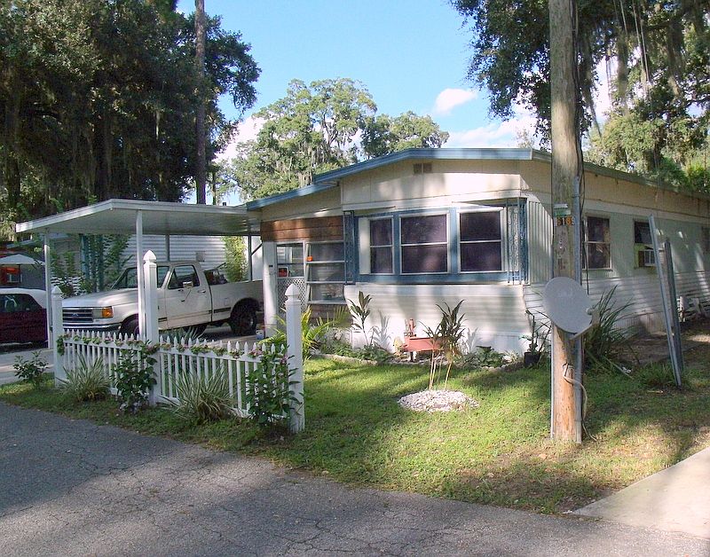1st image of 2227 Spruce Ln