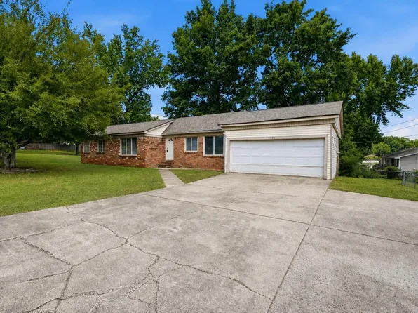 1303 Overview Dr, Jacksonville, AR 72076