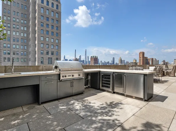 301 East 81st Street image 23 of 31