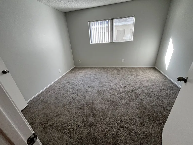 951 S. Oxford Ave. — Photo 87