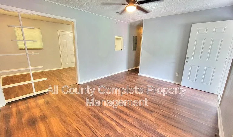 9348 Culpeper Ave — Photo 7