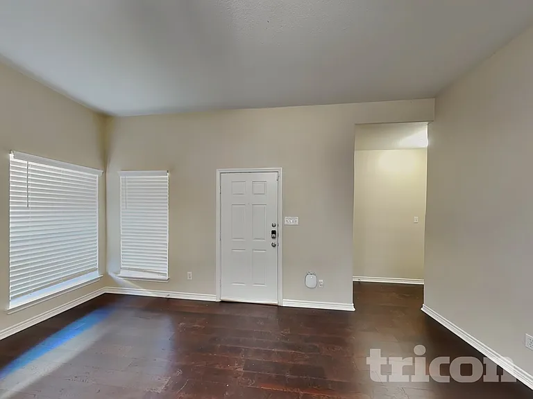 214 Bob White Dr — Photo 3