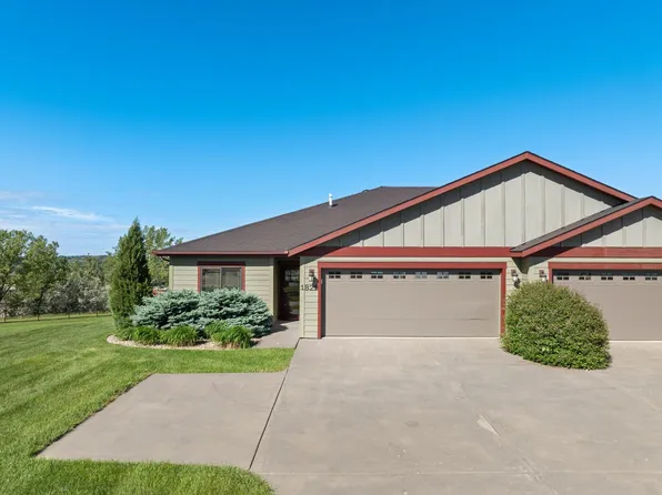 1821 24th St SW, Minot, ND 58701