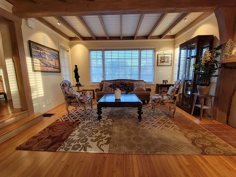 360 Aster St — Photo 11