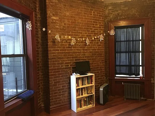 Rented by Allen Harris, LREB | media 16