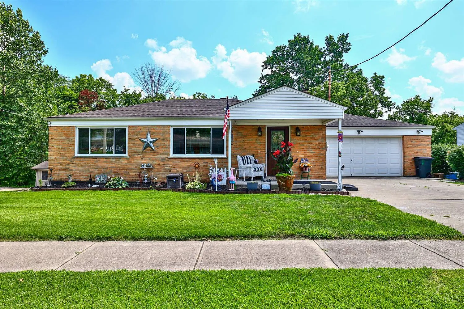 7757 Jandaracres Dr photo 1