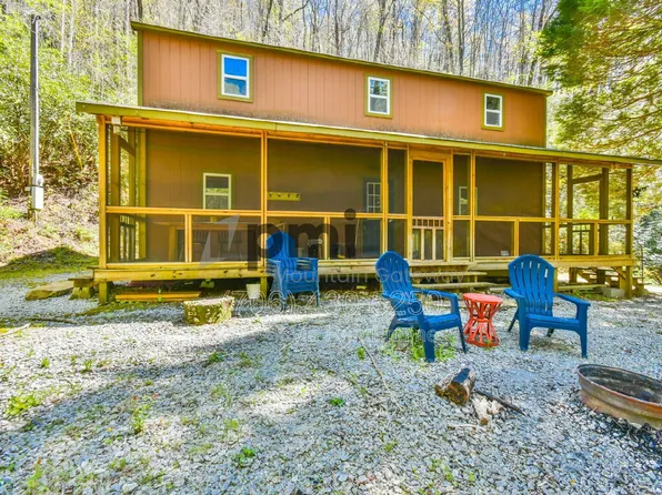 43 Davis Gap Rd, Clayton, GA 30525