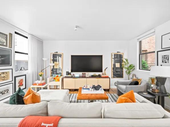 140 West 58th Street image 5 of 12