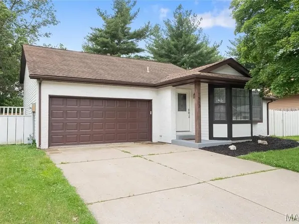 1513 Royal Oak Ct, O Fallon, IL 62269