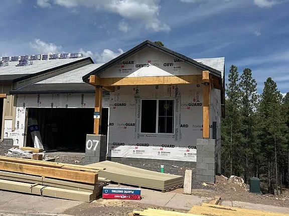 2nd image of 661 N Snowberry Cir