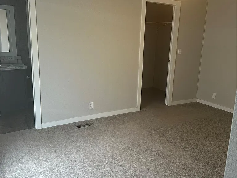 21509 W Hammond Dr — Photo 7