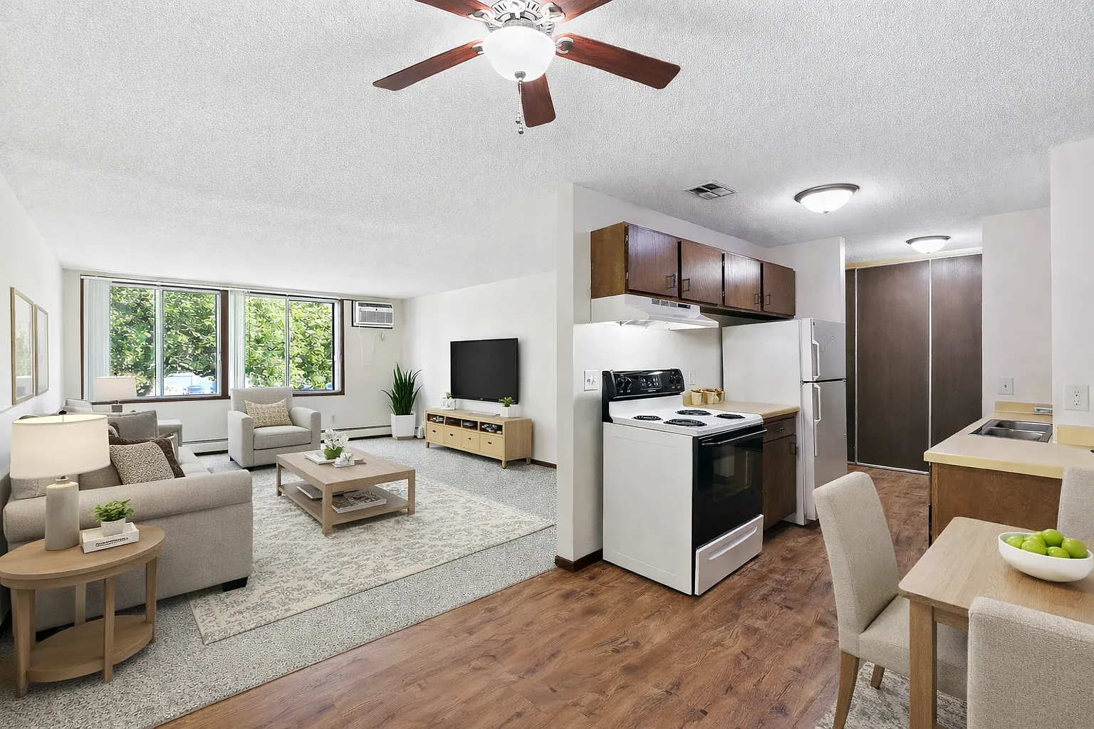 1 bed, 981 sqft, $1,100 — Photo 1