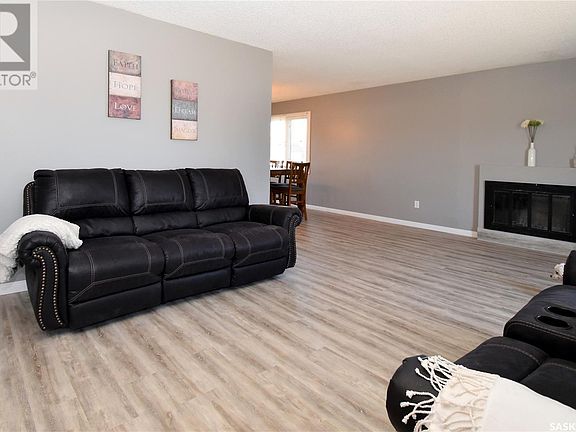 5th image of 485 Willow Bay