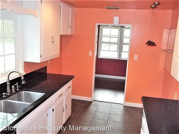 4th image of 561 E El Morado Ct