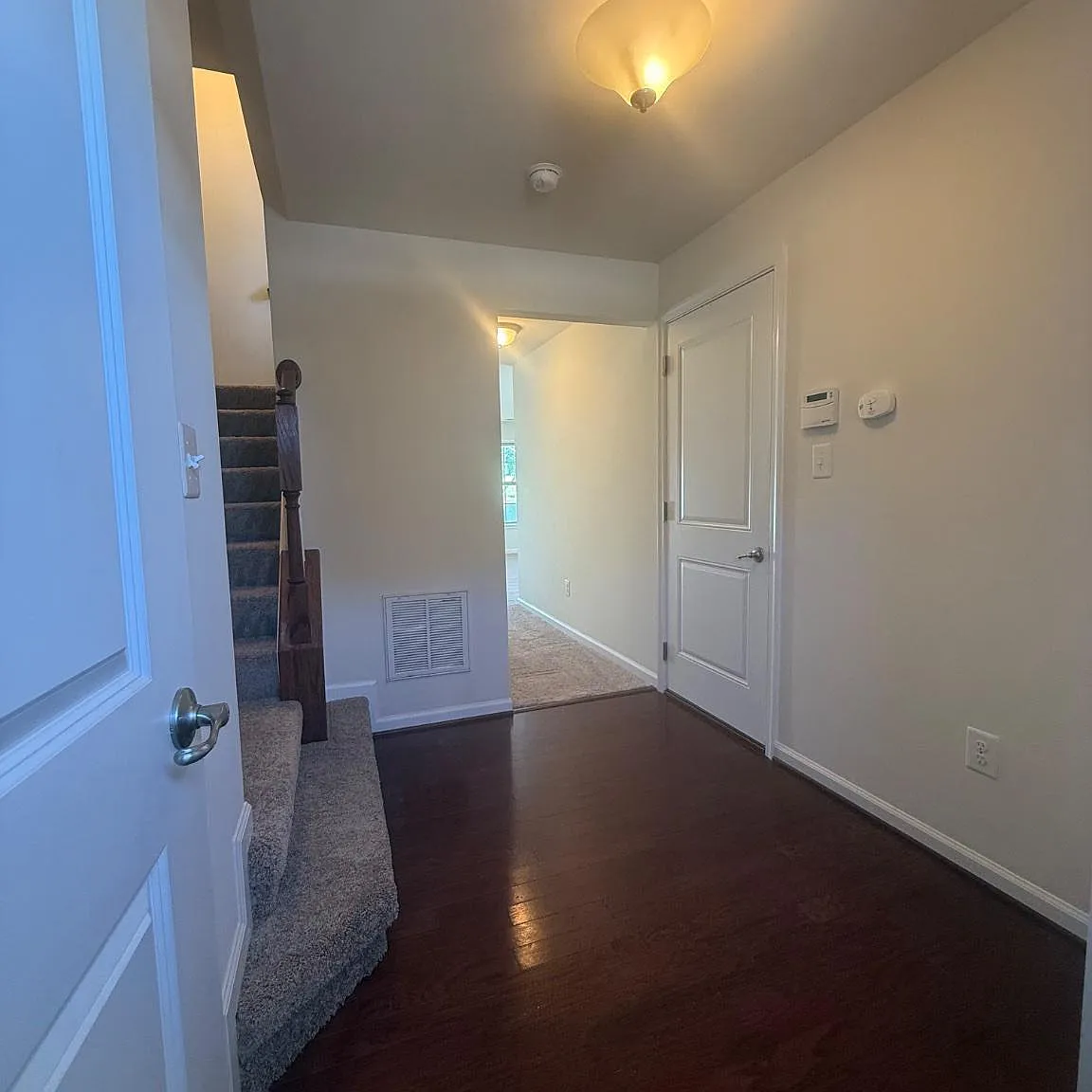 3 bed, 2.5 bath, 1440 sqft, $2,450 — Photo 2