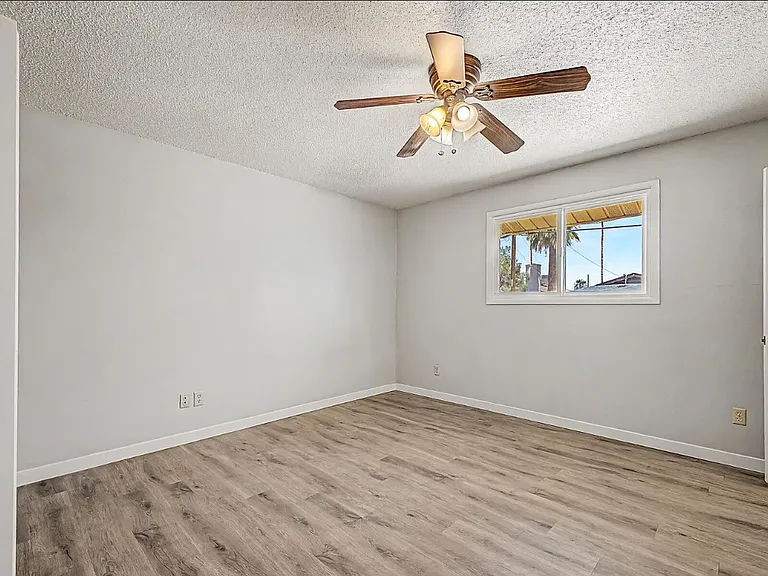 1000 E Loyola Dr — Photo 19