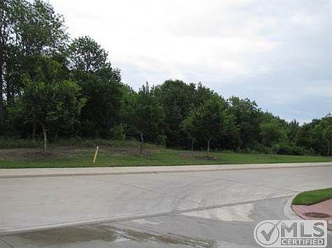 4th image of 722 Belfort Dr