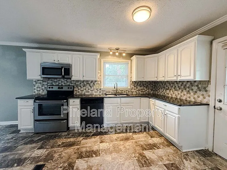 6151 Wynnwood Dr — Photo 6