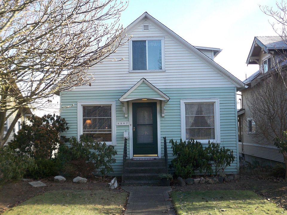 This home has great curb appeal.