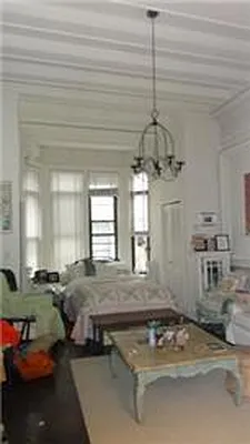 Rented by R New York | media 9