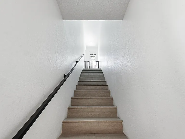 18509 Alexandra Way — Photo 16
