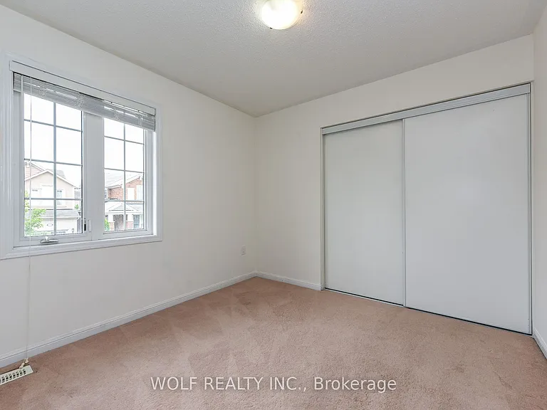 449 Tyrone Cres — Photo 22