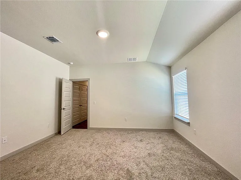 110 Krause Springs Dr — Photo 22