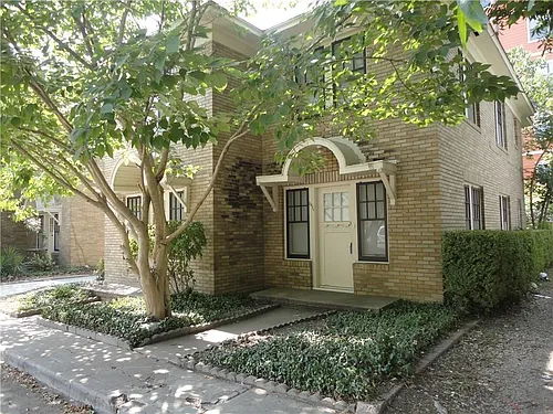 707 Graham Pl Photo 1