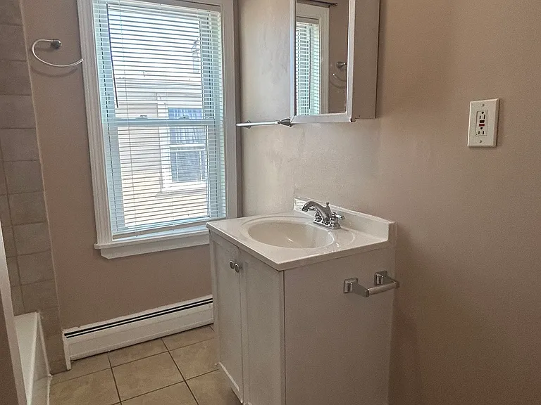 39 Gooding St #3 — Photo 5