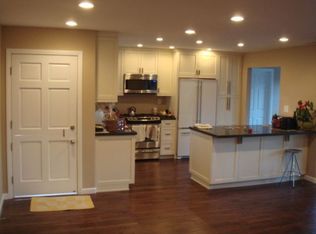 952 W Wilson St, Costa Mesa, CA 92627