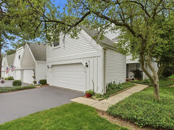 410 Country Lane Ct, Wauconda, IL 60084