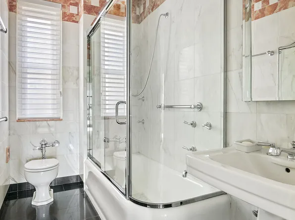 15 West 81st Street image 8 of 15