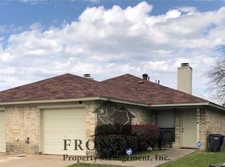 2826 Ridgecrest Dr, Fort Worth, TX 76133