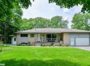 105 Wellington St, Gravenhurst, ON P1P 1B2