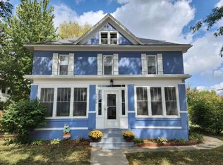 226 6th Ave, Baraboo, WI 53913