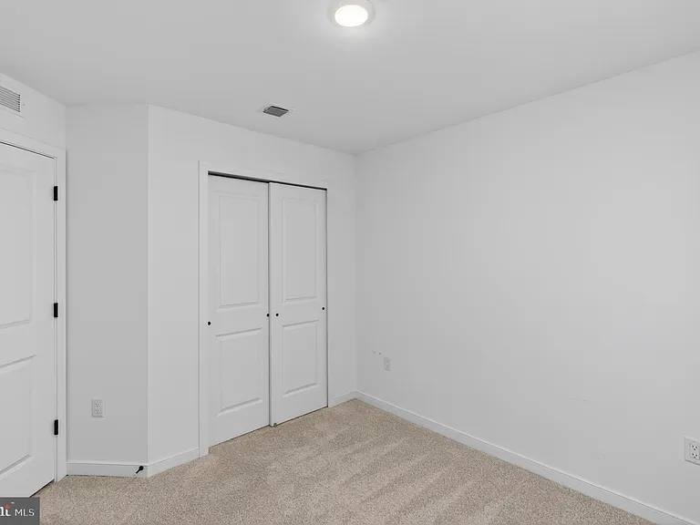 73 Basswood St — Photo 23