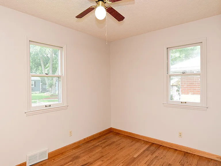 5830 Spaulding St — Photo 10