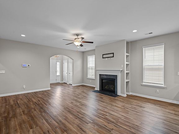 5th image of 413 Durwin Way