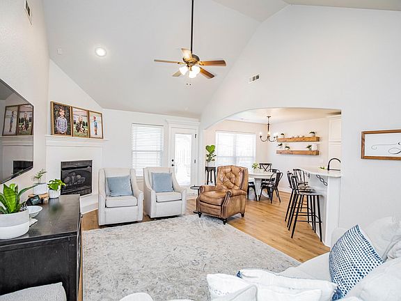3rd image of 6517 W Hearth Bay