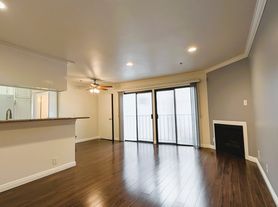 Camarillo Sunshine Apartments