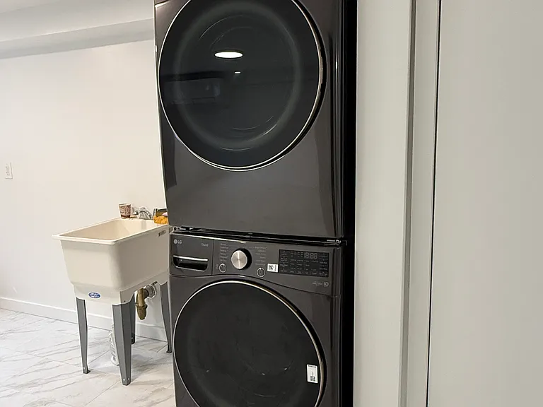 in-unit wash and dryer