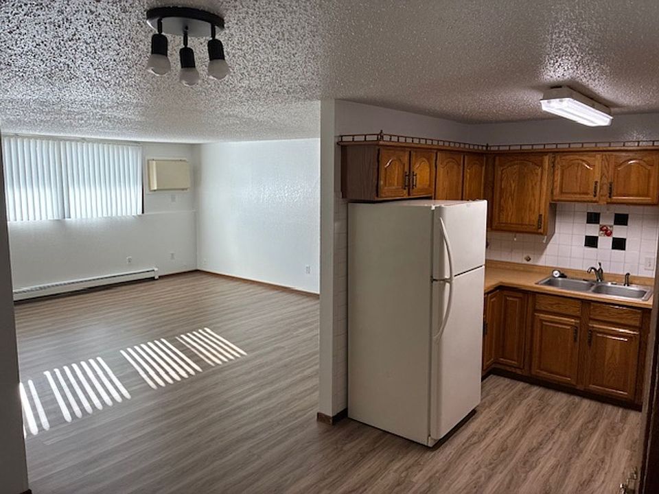 1st image of 1720 N Grandview Ln #101